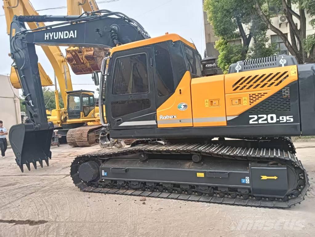 Hyundai 220LC-9T Crawler excavators
