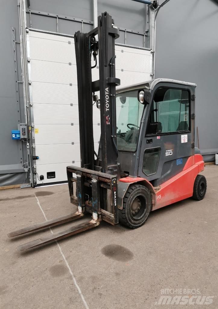 Toyota 8FBMT50 Electric forklift trucks