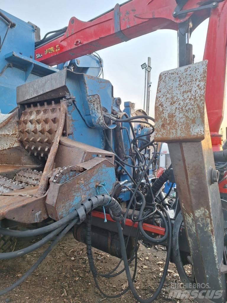 Bruks 805 CT Wood chippers