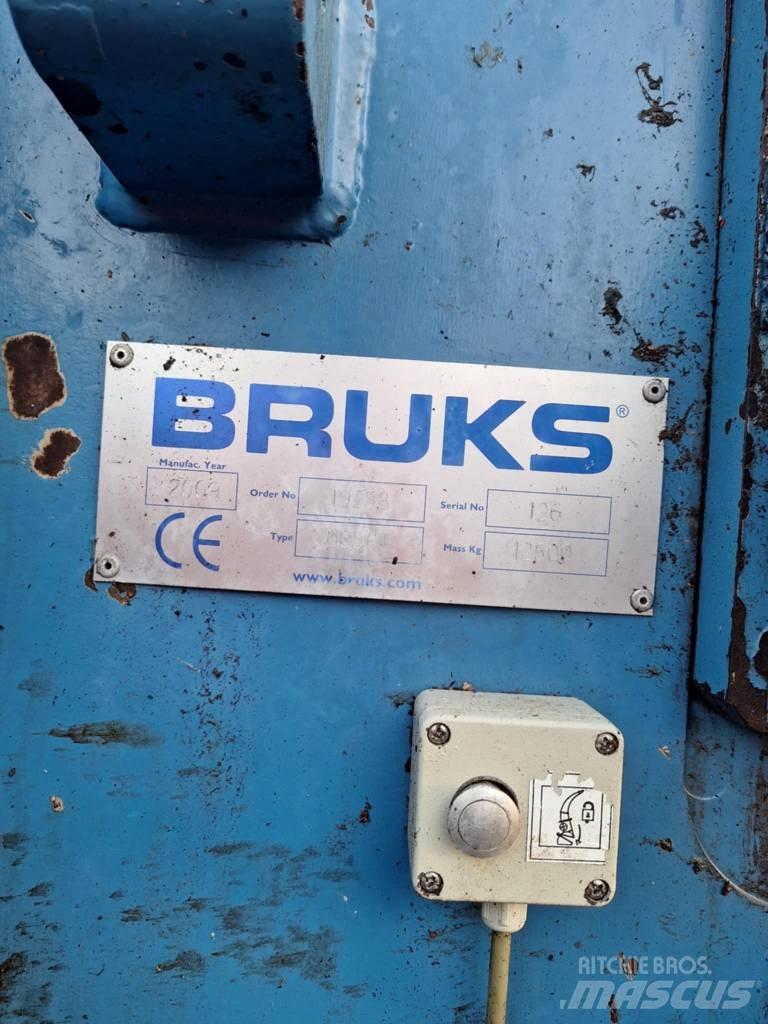 Bruks 805 CT Wood chippers