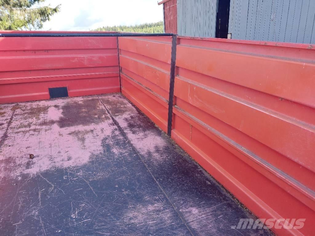 Junkkari 120 Tipper trucks