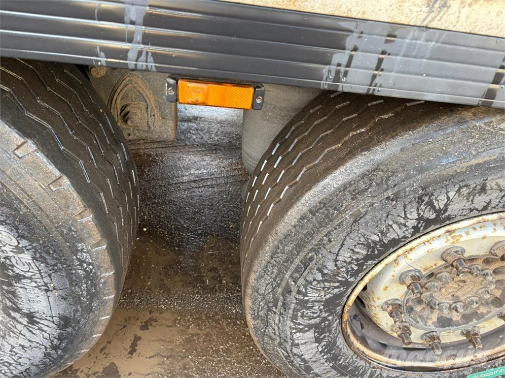 Krone 3aks Curtain sider semi-trailers