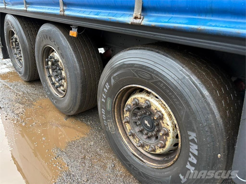 Schmitz 3aks Curtain sider semi-trailers