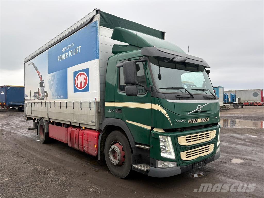 Volvo FM370 Fragtlad Curtain sider trucks