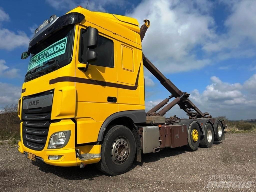 DAF XF 530 8x2-*4 Hook lift trucks