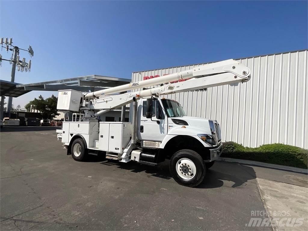 Altec AA755 Truck mounted platforms