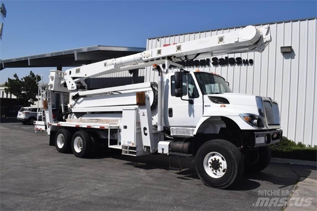 Altec AM900-E100 Truck mounted platforms