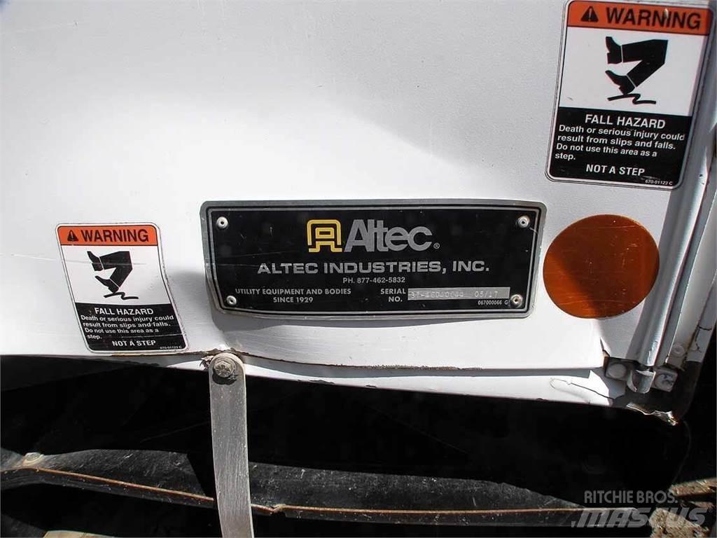 Altec DC47TR Truck mounted drill rig