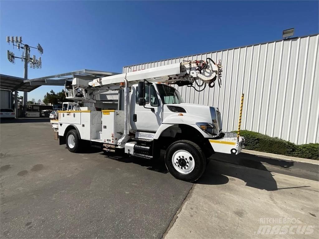 Altec DC47TR Truck mounted drill rig