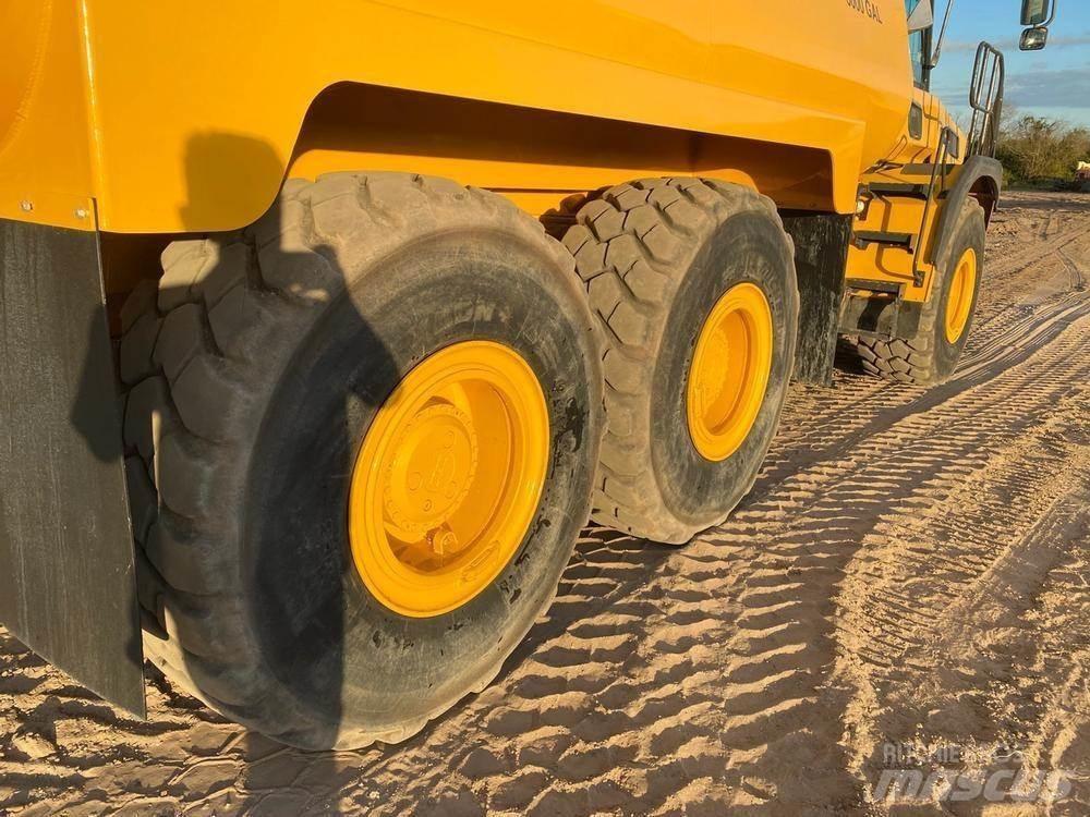 Bell B30E Water bowser