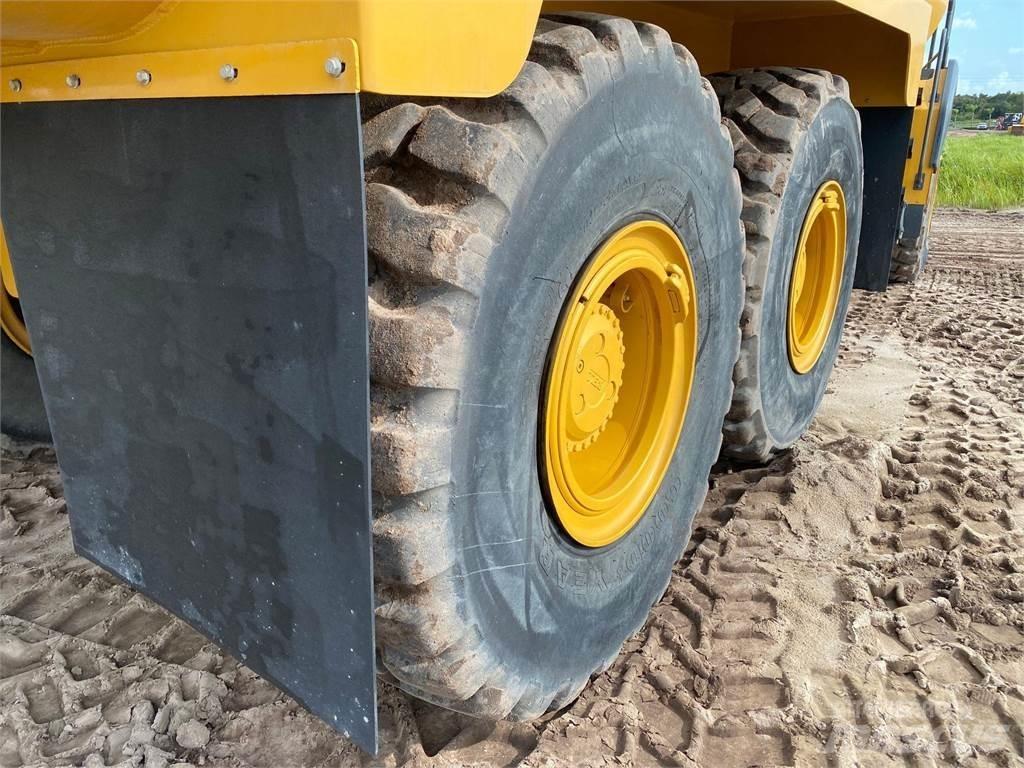 Bell B30E Articulated Haulers