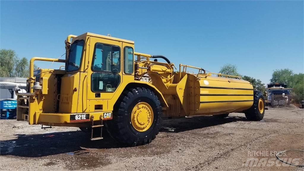 CAT 621E Tanker trailers