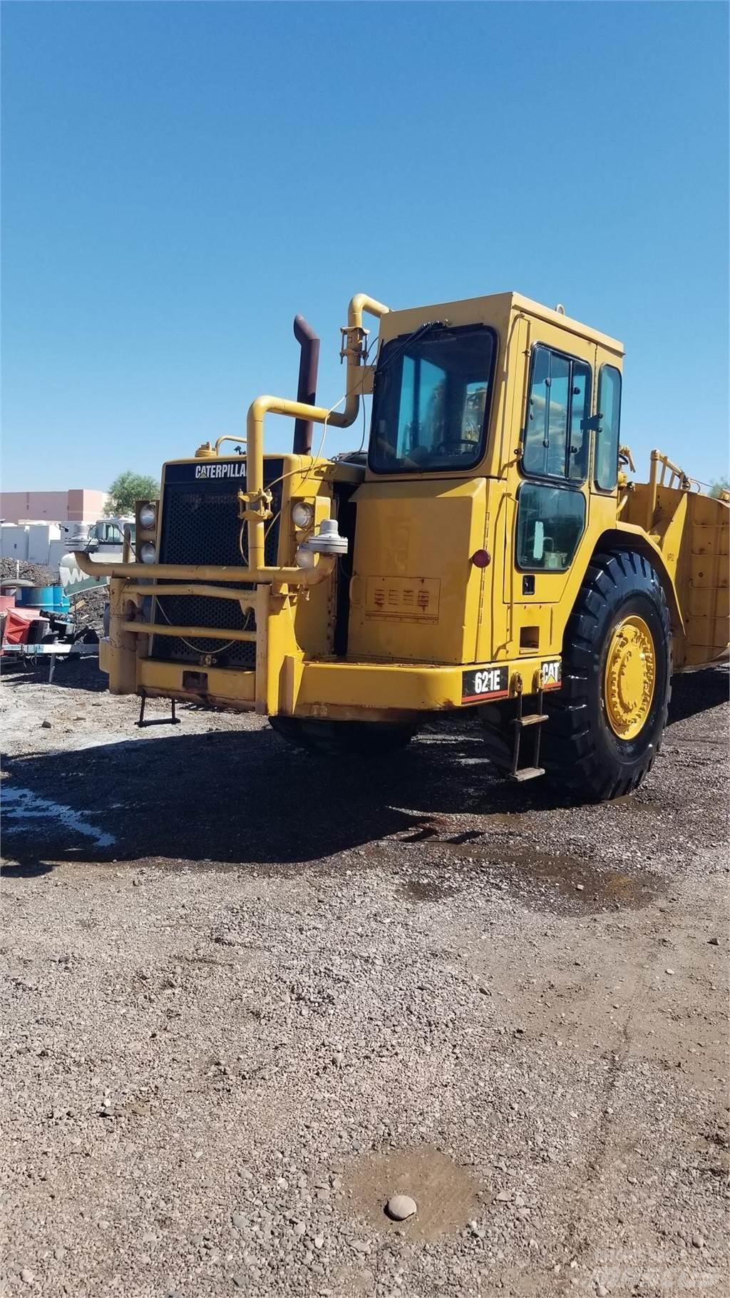 CAT 621E Tanker trailers