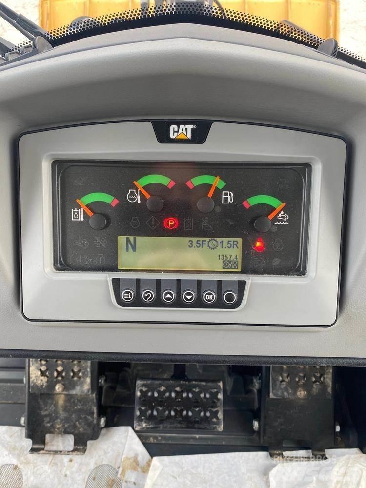 CAT 963K Crawler loaders