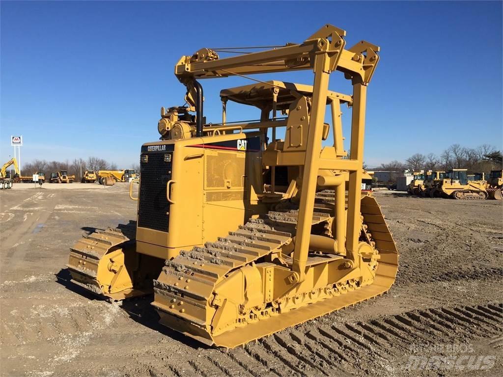CAT D6N LGP Pipe layer dozers