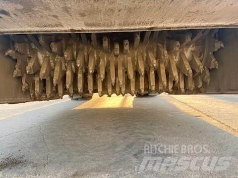 CAT RM-300 Asphalt recycling