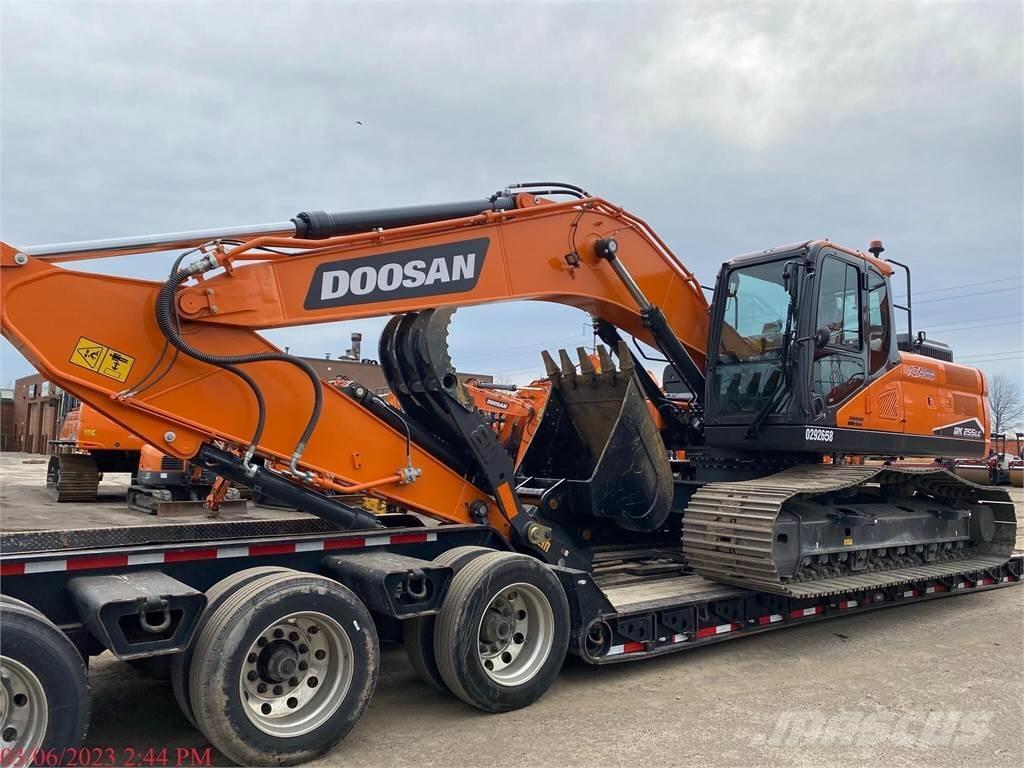 Develon DX255 LC-7 Crawler excavators