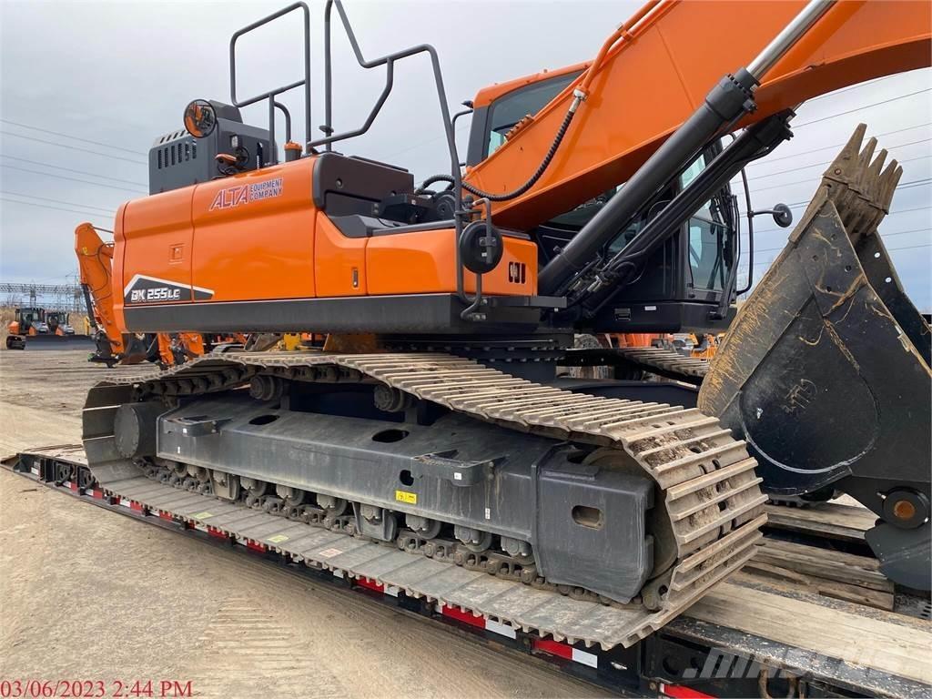 Develon DX255 LC-7 Crawler excavators