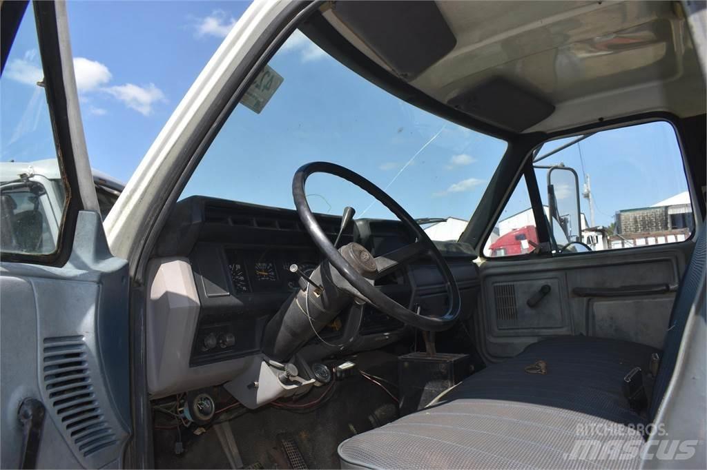 Ford F800 Tipper trucks