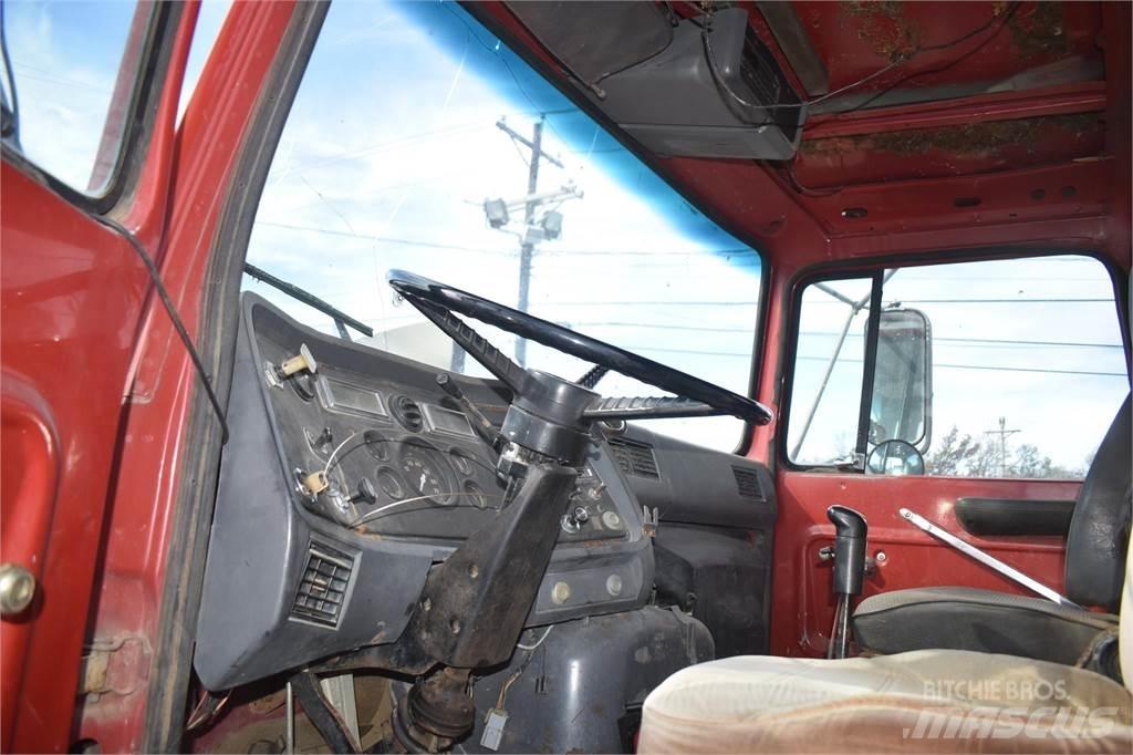 Ford L8000 Tipper trucks