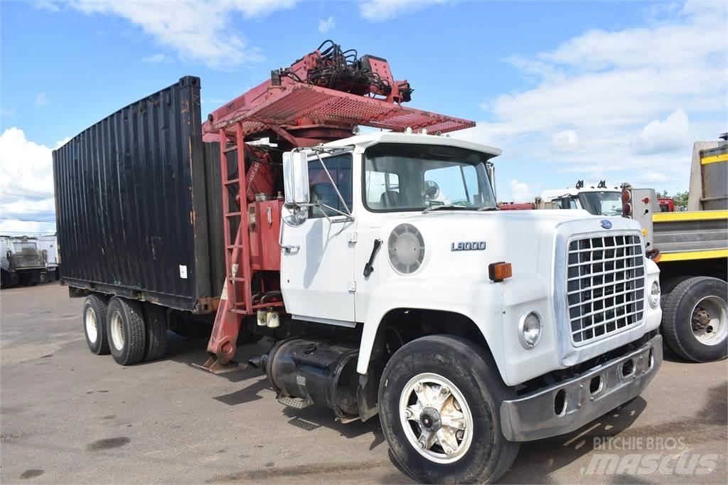 Ford L9000 Truck mounted cranes