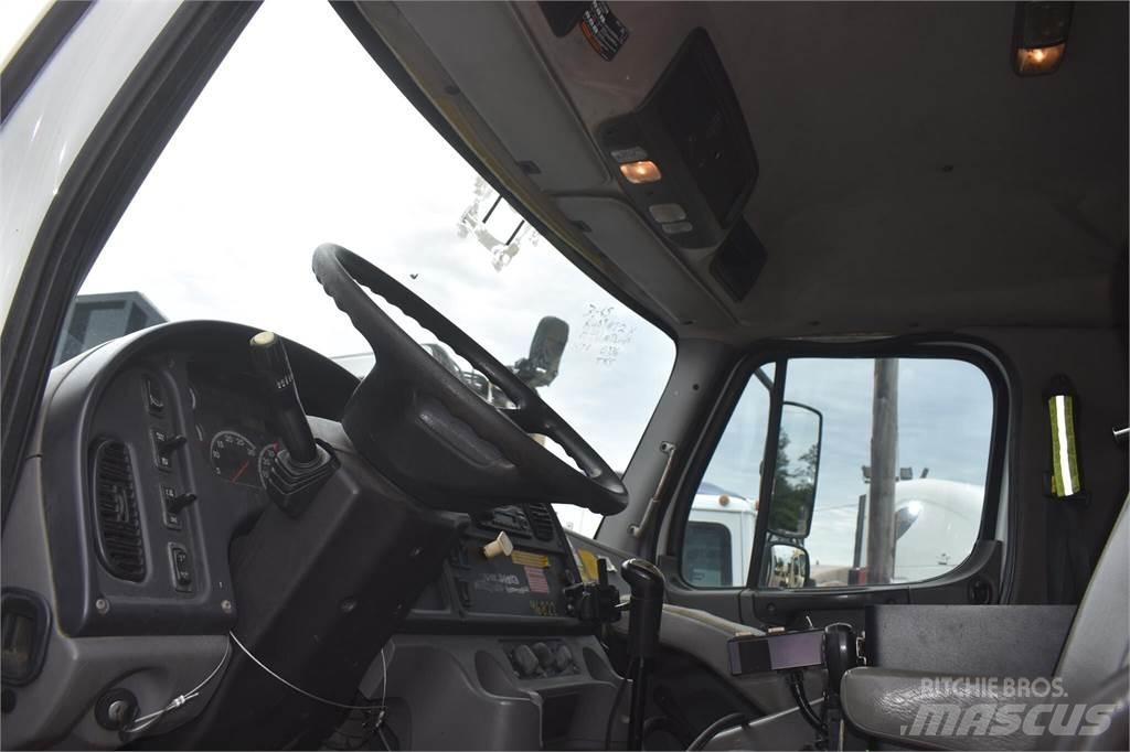 Freightliner 108SD Municipal / general purpose vehicles