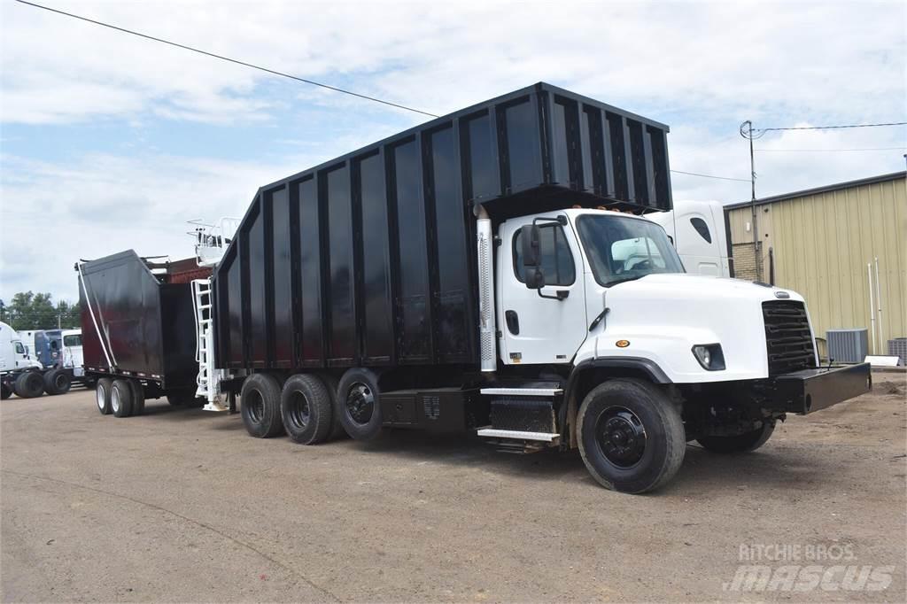 Freightliner 114SD Truck mounted cranes