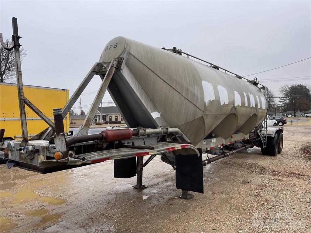 Fruehauf  Tanker trailers
