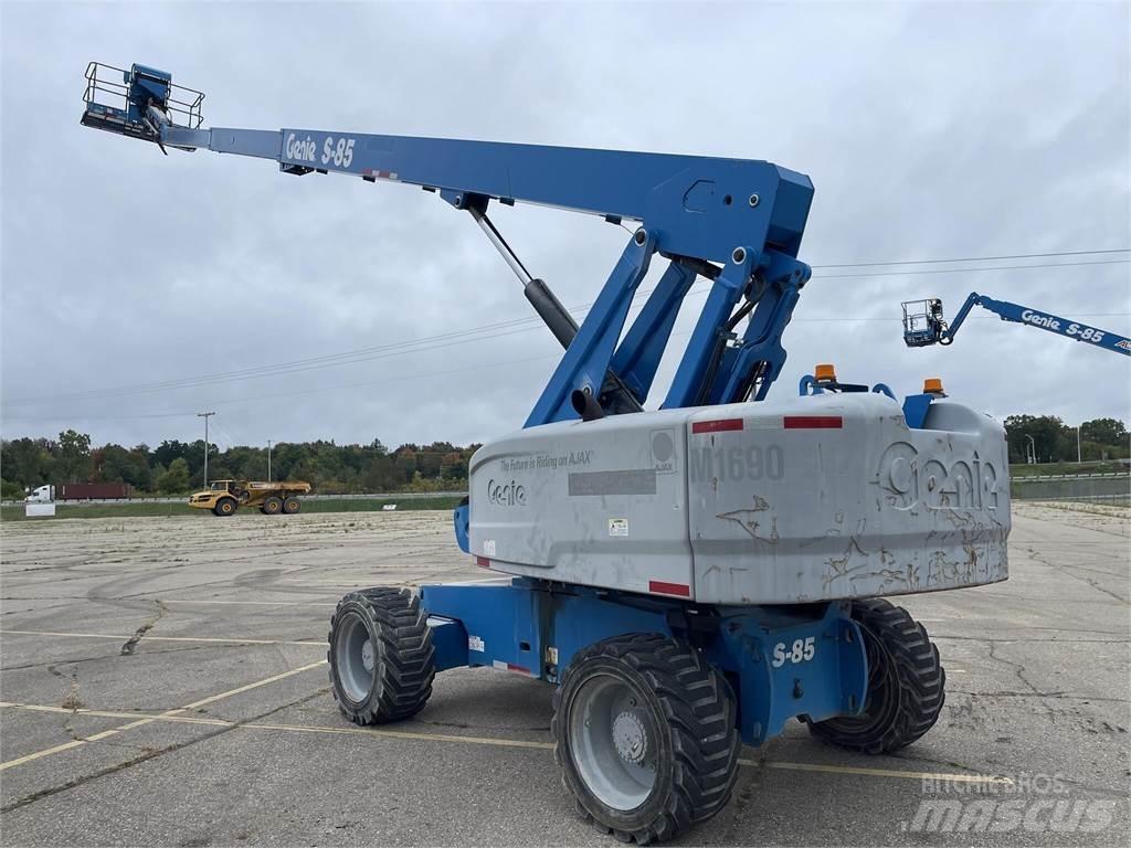 Genie S85 Telescopic boom lifts