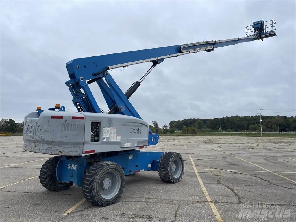 Genie S85 Telescopic boom lifts