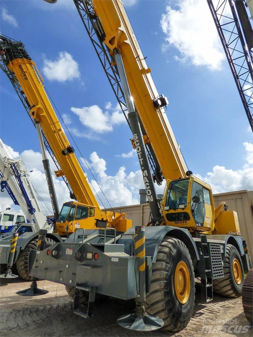 Grove RT890E Rough terrain cranes