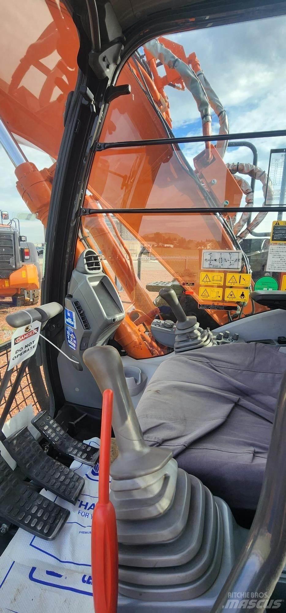 Hitachi ZX135US-6 Crawler excavators