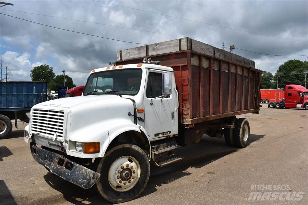International 4900 Tipper trucks