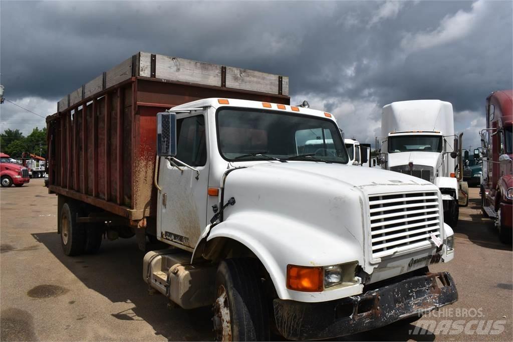 International 4900 Tipper trucks