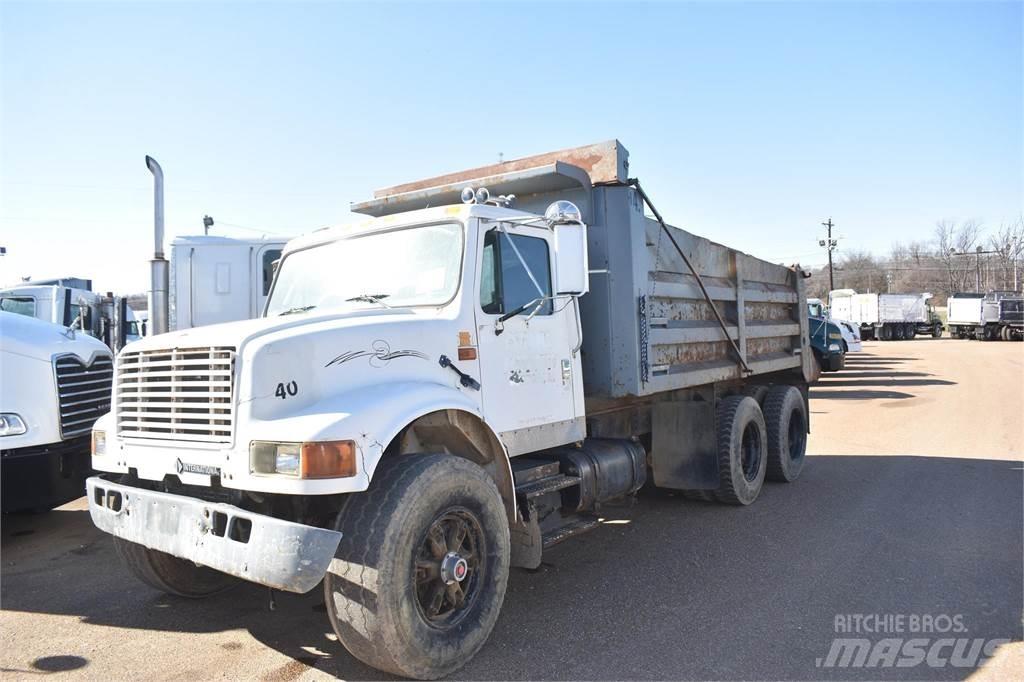 International 4900 Tipper trucks