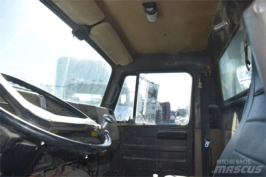 International 4900 Tipper trucks