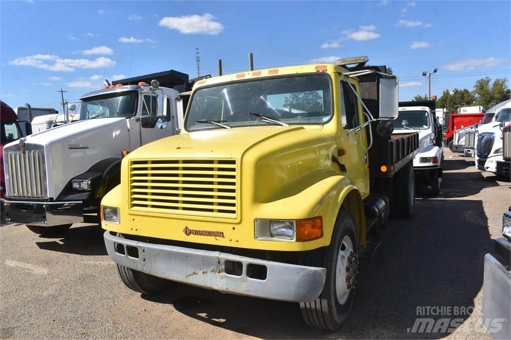 International 4900 Tipper trucks
