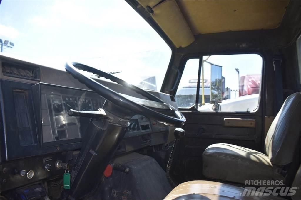 International 4900 Tipper trucks