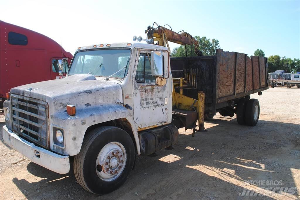 International S1900 Truck mounted cranes
