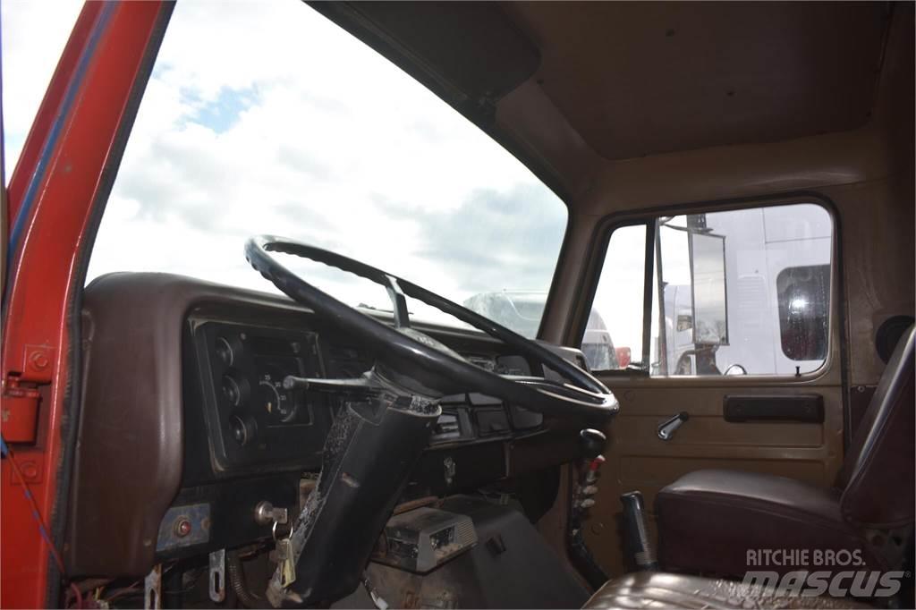International S1900 Tipper trucks