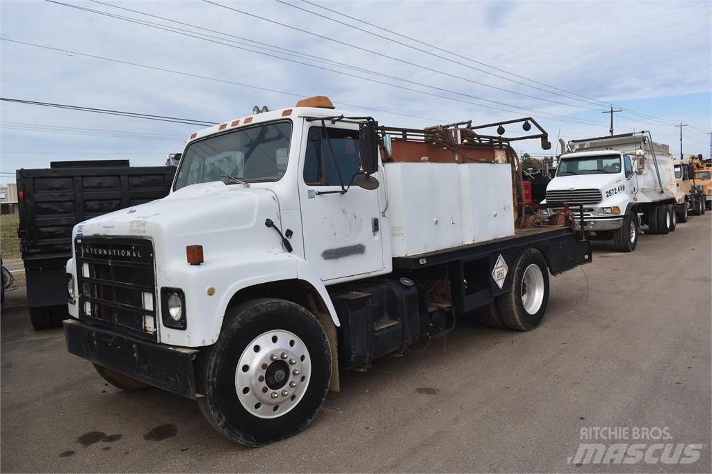 International S2300 Tanker trucks