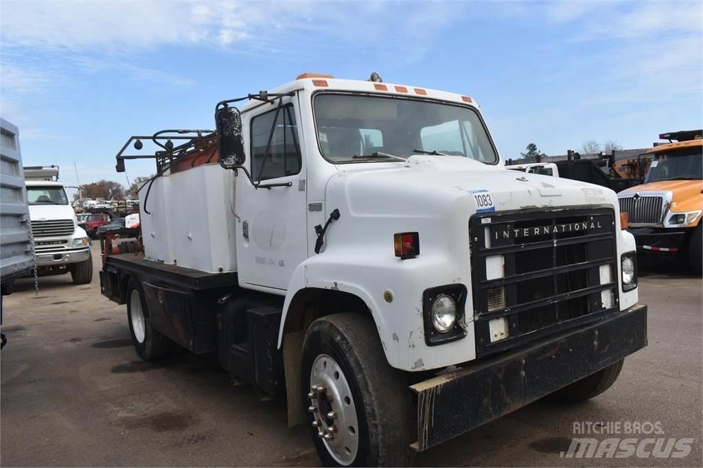 International S2300 Tanker trucks
