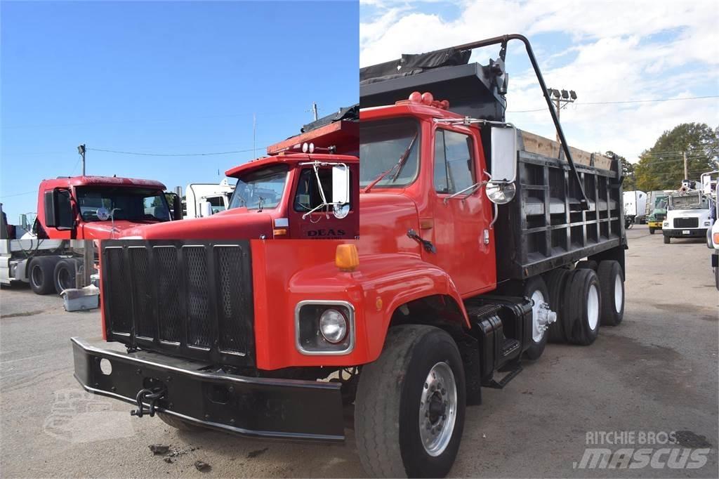 International S2600 Tipper trucks