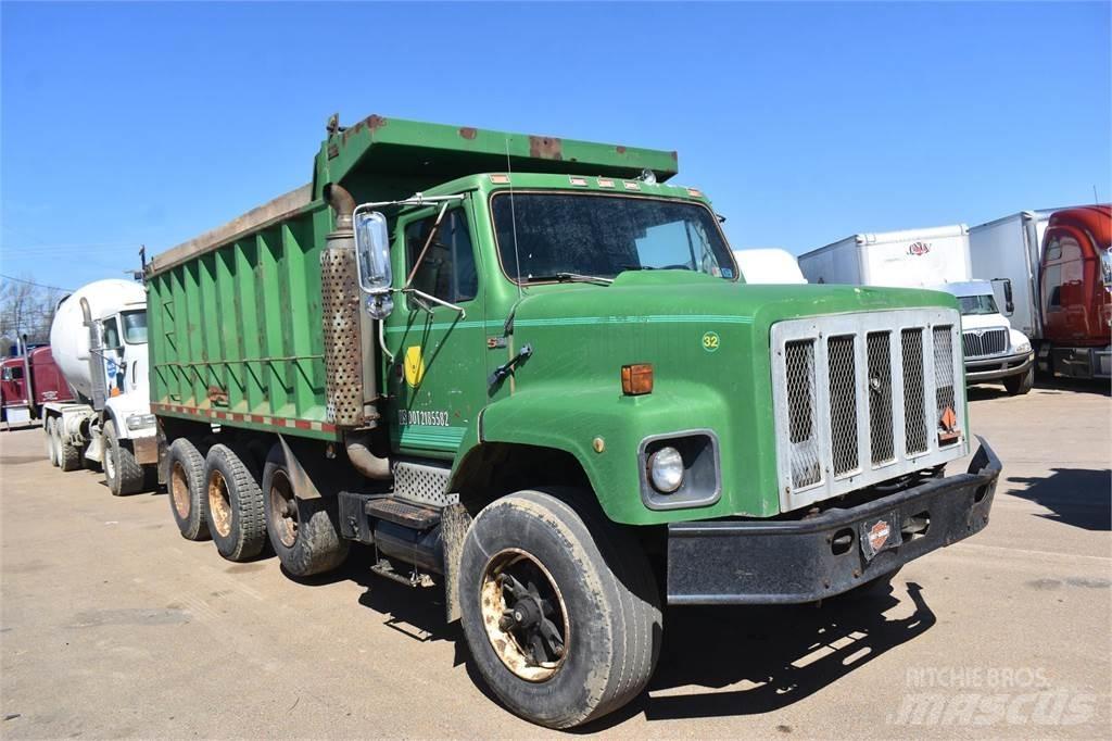International S2600 Tipper trucks