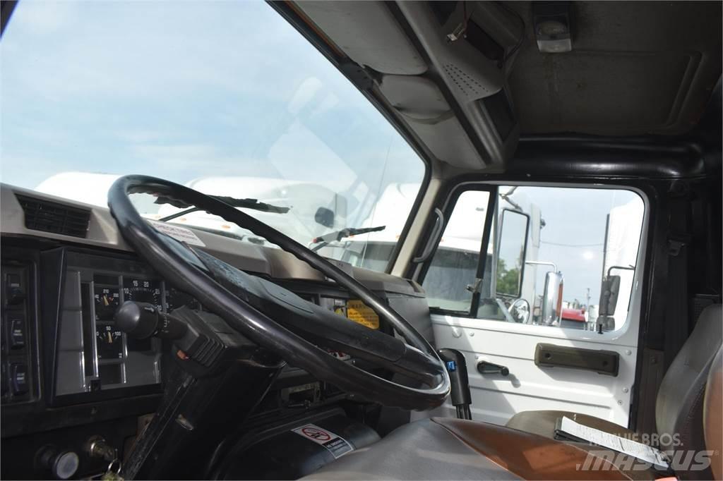 International S2600 Tipper trucks