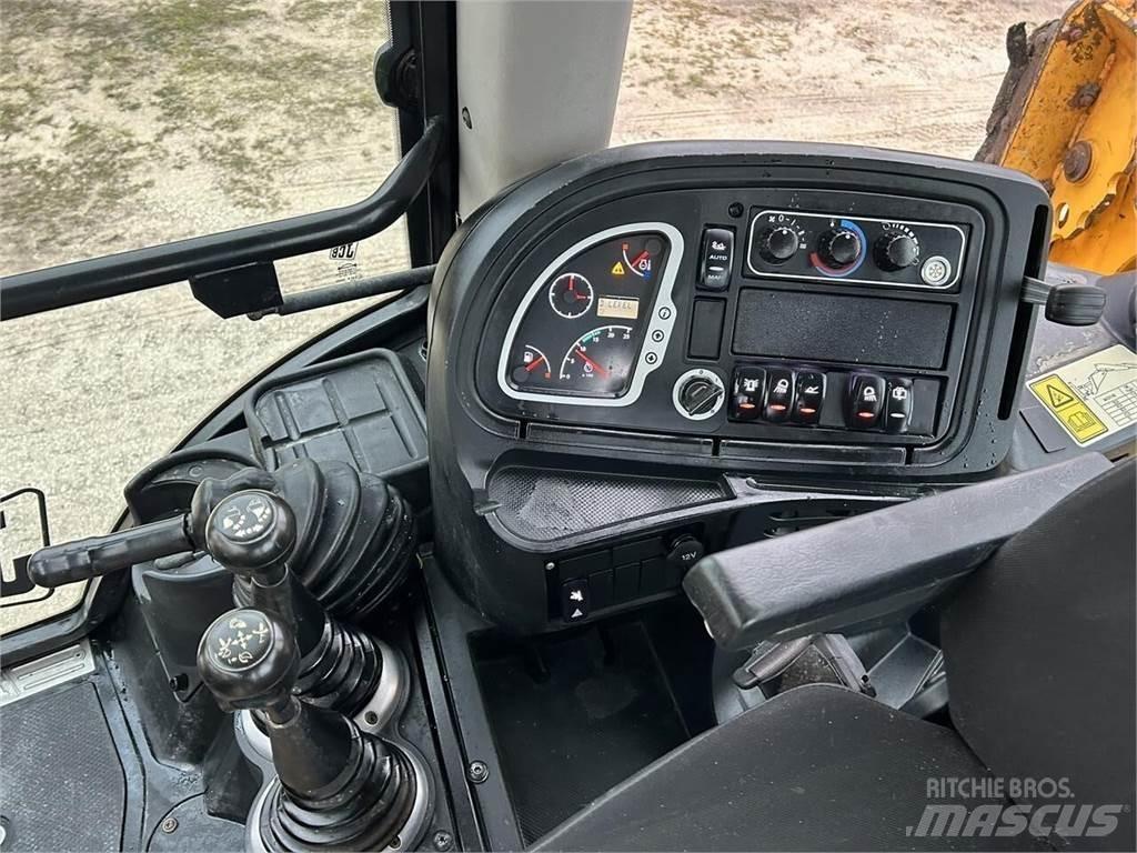 JCB 3CX Backhoe