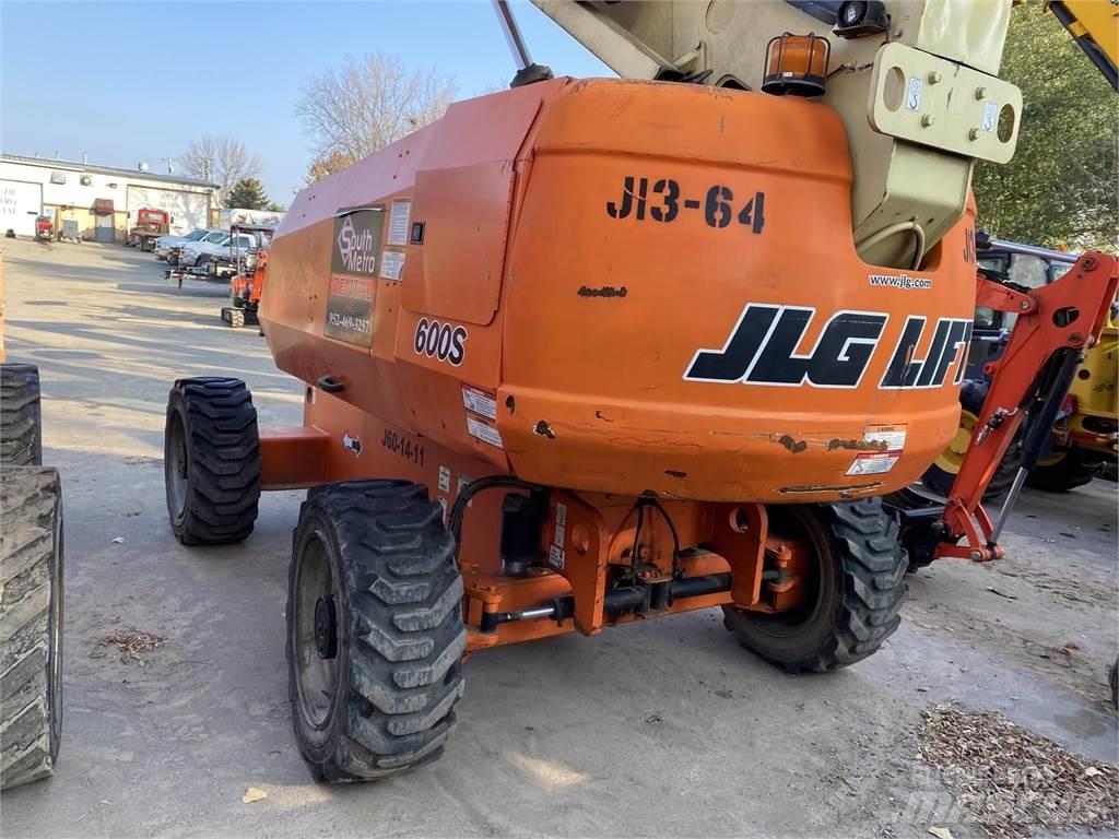 JLG 600S Telescopic boom lifts