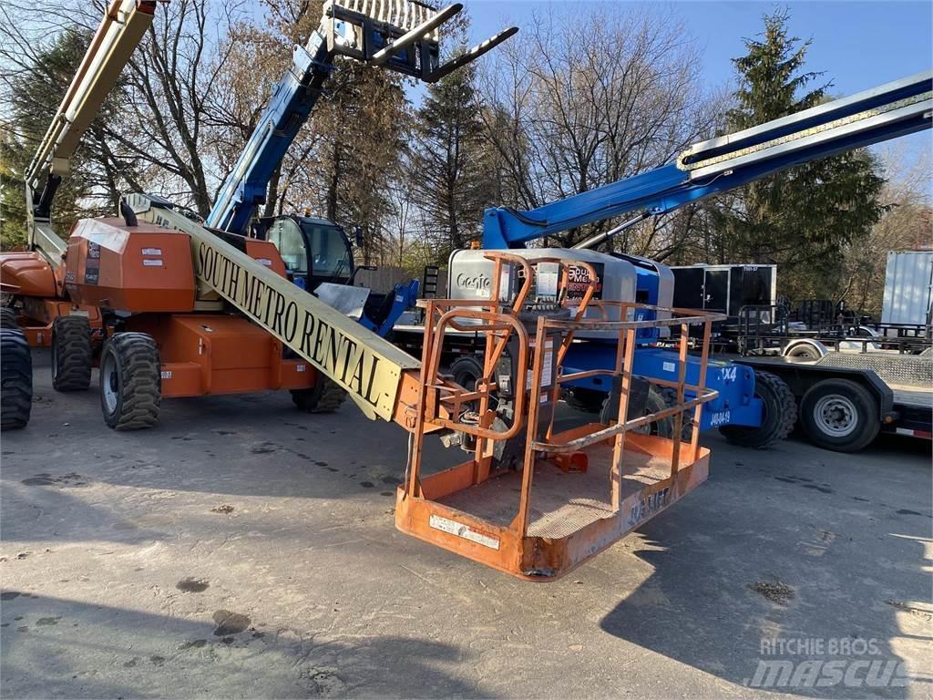 JLG 600S Telescopic boom lifts