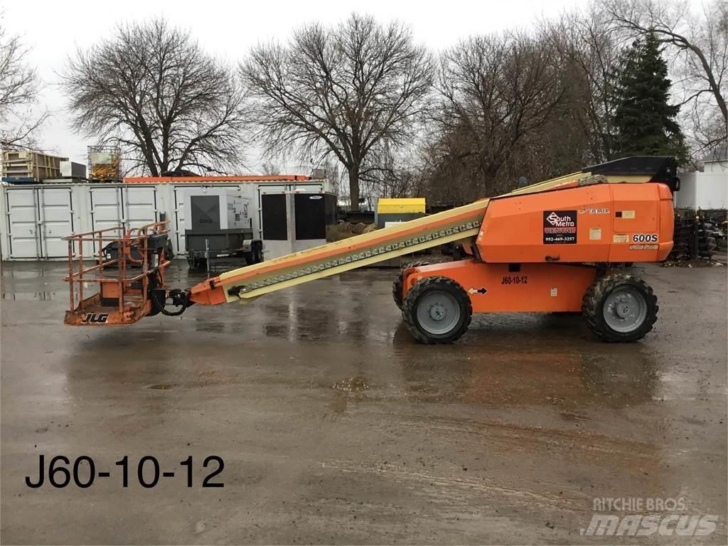 JLG 600S Telescopic boom lifts