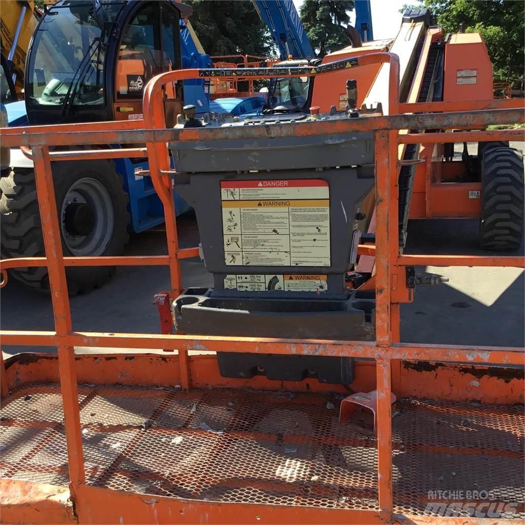 JLG 600S Telescopic boom lifts